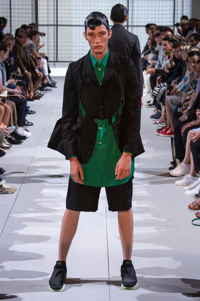 Look 15